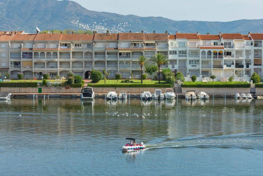 Flateli Empuriabrava Apartment Exterior photo