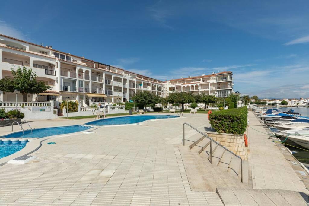 Flateli Empuriabrava Apartment Exterior photo