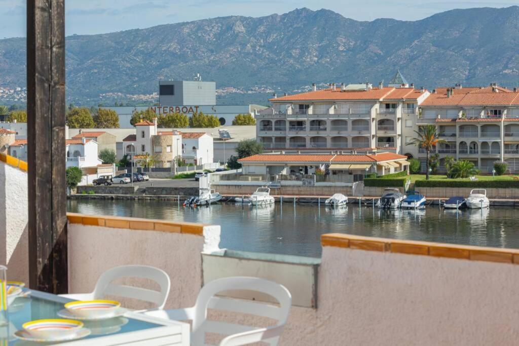 Flateli Empuriabrava Apartment Exterior photo